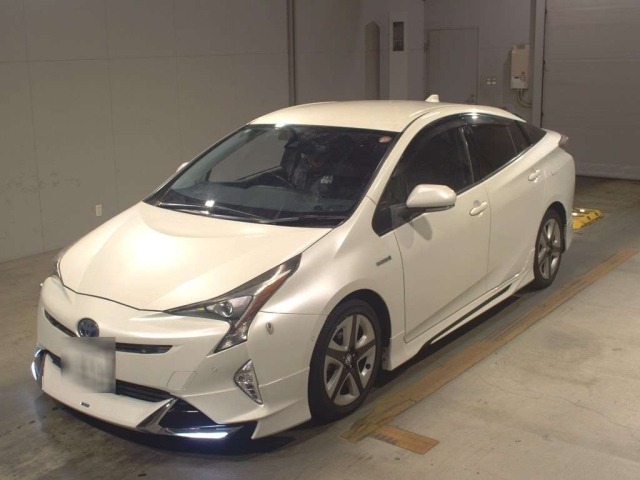 TOYOTA PRIUS 2016