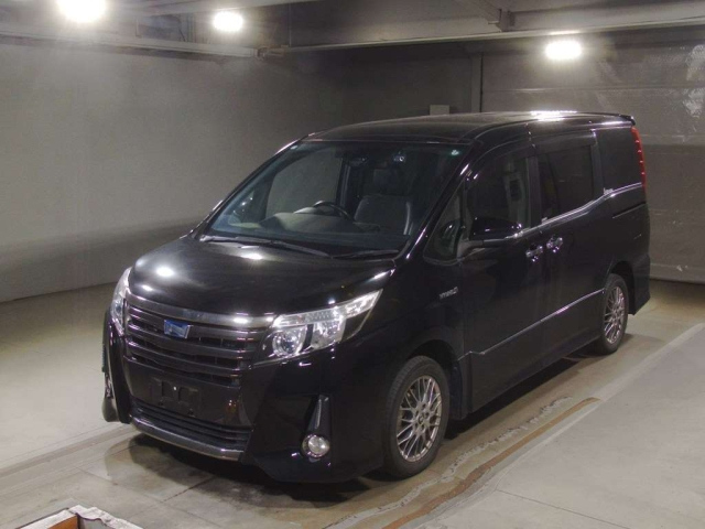 TOYOTA NOAH 2016