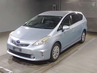 TOYOTA PRIUS ALPHA 2012