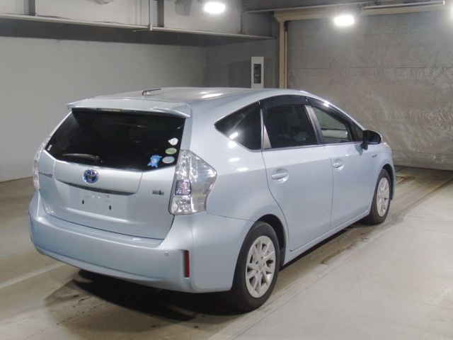 TOYOTA PRIUS ALPHA 2012