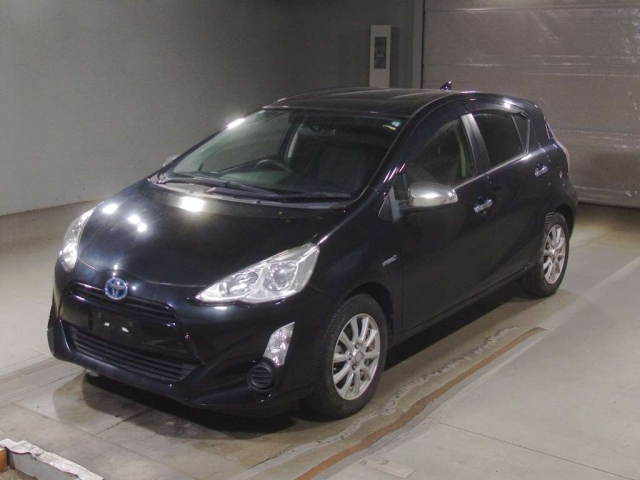 TOYOTA AQUA 2015