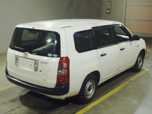 TOYOTA SUCCEED 2011