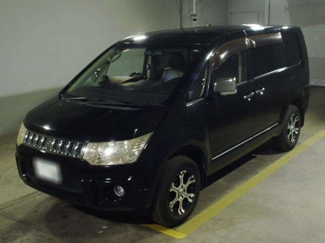 MITSUBISHI DELICA D5 2011
