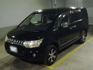 MITSUBISHI DELICA D5 2011