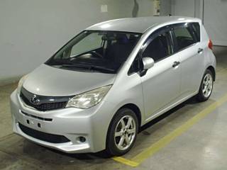 SUBARU TREZIA 2013