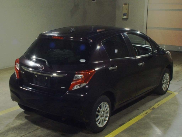 TOYOTA VITZ 2016