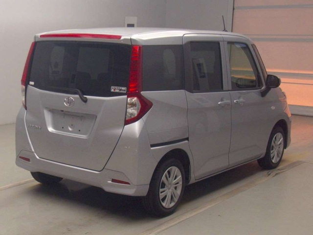 TOYOTA ROOMY 2022