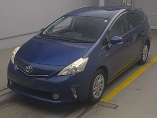 TOYOTA PRIUS ALPHA 2013