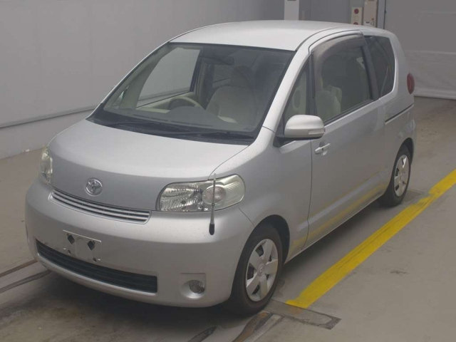 TOYOTA PORTE 2012