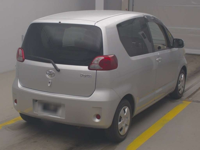 TOYOTA PORTE 2012