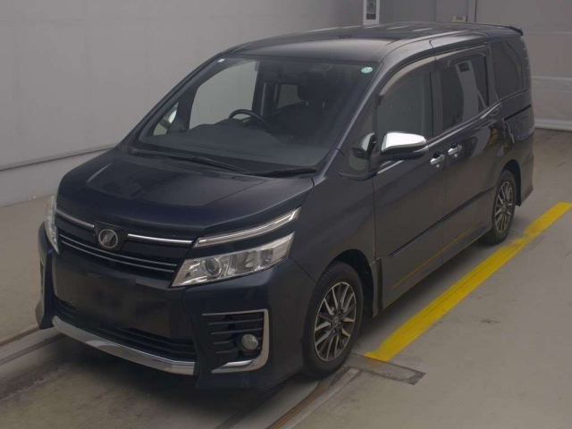 TOYOTA VOXY 2015