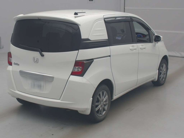 HONDA FREED 2013