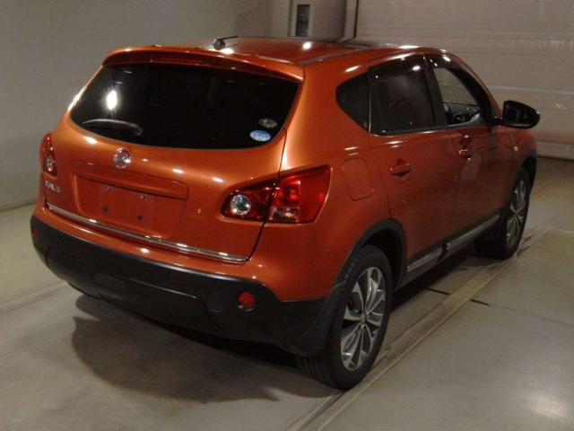 NISSAN DUALIS 2010