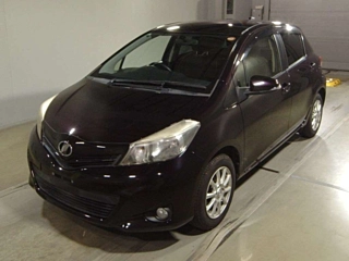 TOYOTA VITZ 2013