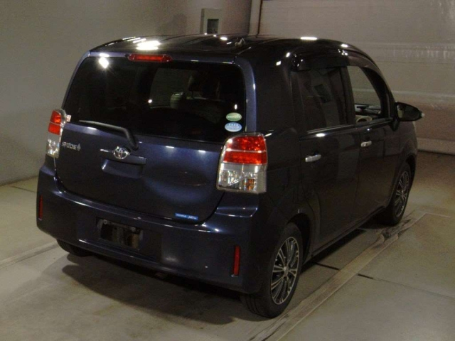 TOYOTA SPADE 2012
