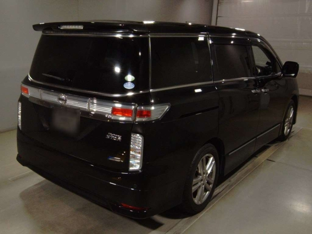 NISSAN ELGRAND 2010