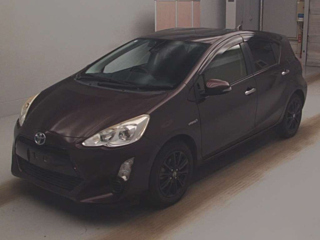 TOYOTA AQUA 2016