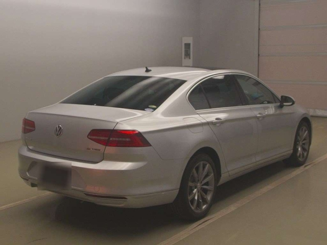 VOLKSWAGEN PASSAT 2017