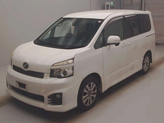 TOYOTA VOXY 2010
