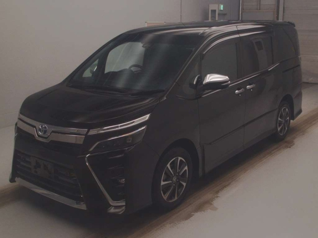 TOYOTA VOXY 2020