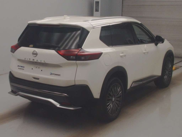 NISSAN X-TRAIL 2023