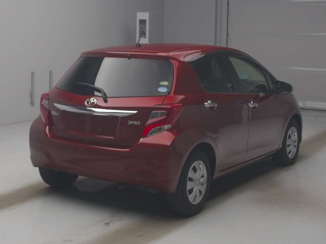 TOYOTA VITZ 2016
