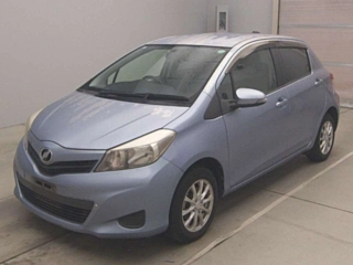 TOYOTA VITZ 2013