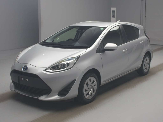 TOYOTA AQUA 2020