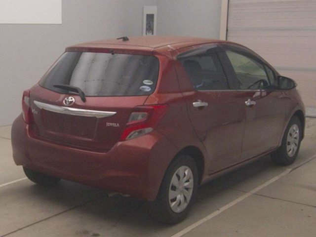 TOYOTA VITZ 2015