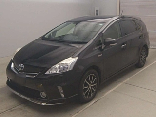 TOYOTA PRIUS ALPHA 2012
