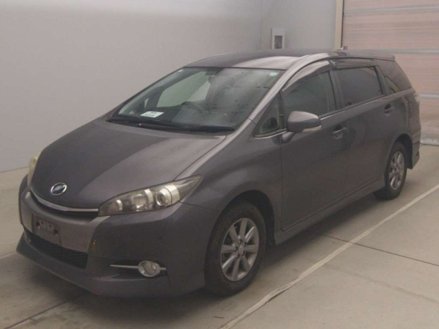 TOYOTA WISH 2014
