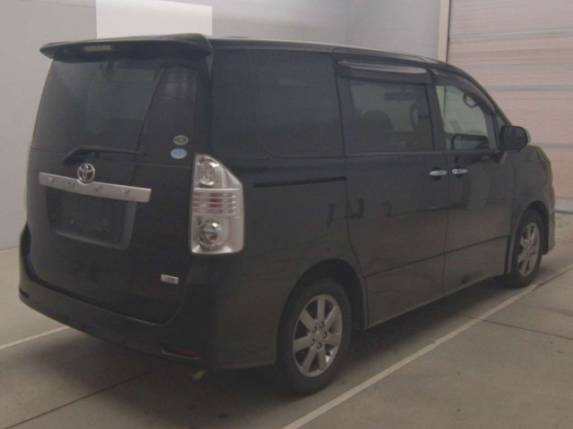 TOYOTA VOXY 2009