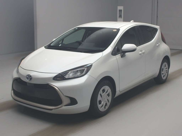 TOYOTA AQUA 2023