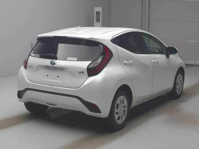 TOYOTA AQUA 2023