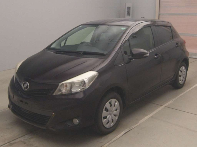 TOYOTA VITZ 2013