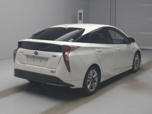TOYOTA PRIUS 2018
