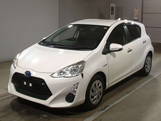 TOYOTA AQUA 2017