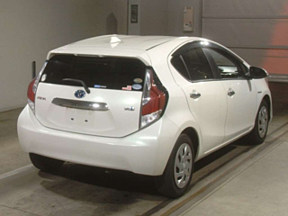 TOYOTA AQUA 2017
