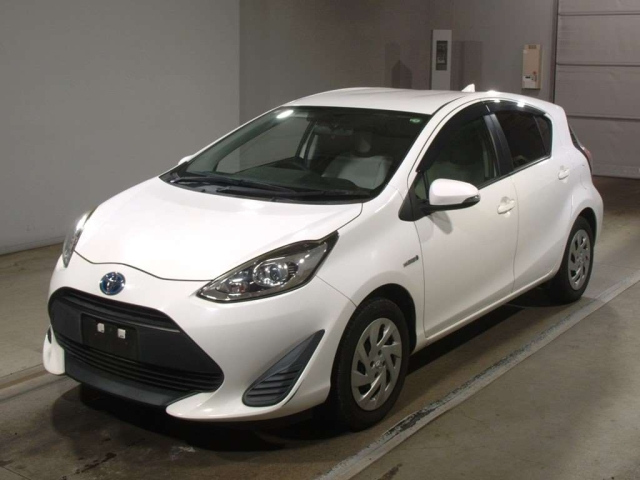 TOYOTA AQUA 2018