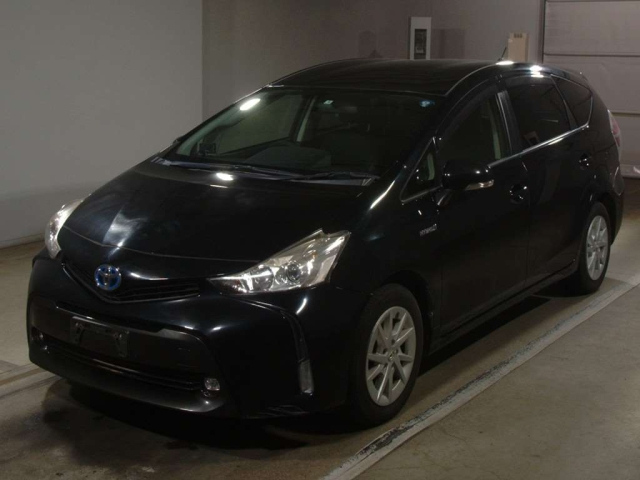 TOYOTA PRIUS ALPHA 2015