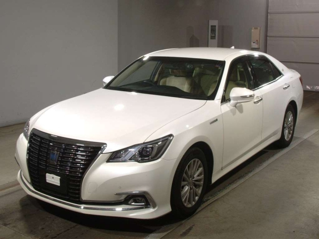TOYOTA CROWN 2018