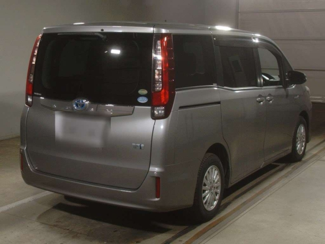 TOYOTA NOAH 2015