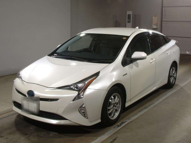 TOYOTA PRIUS 2016