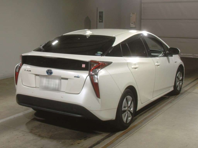 TOYOTA PRIUS 2016