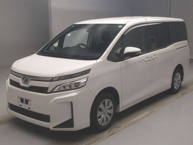 TOYOTA VOXY 2019