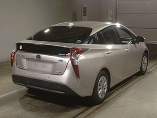 TOYOTA PRIUS 2016