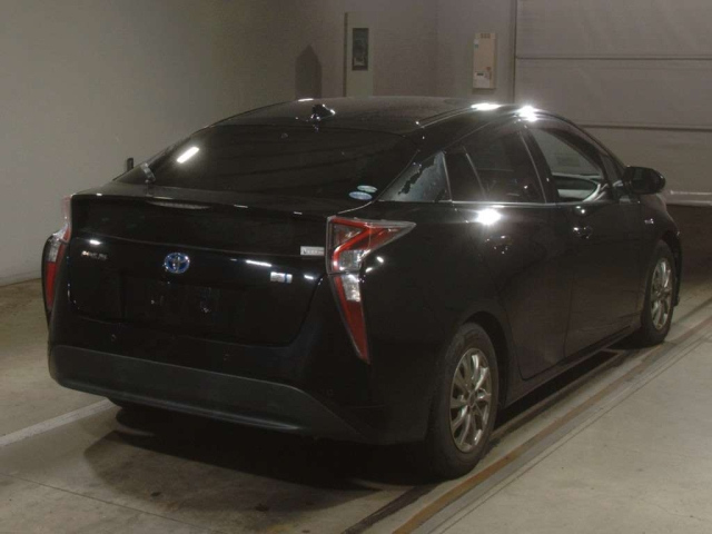 TOYOTA PRIUS 2016