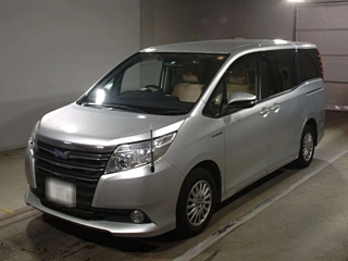 TOYOTA NOAH 2014