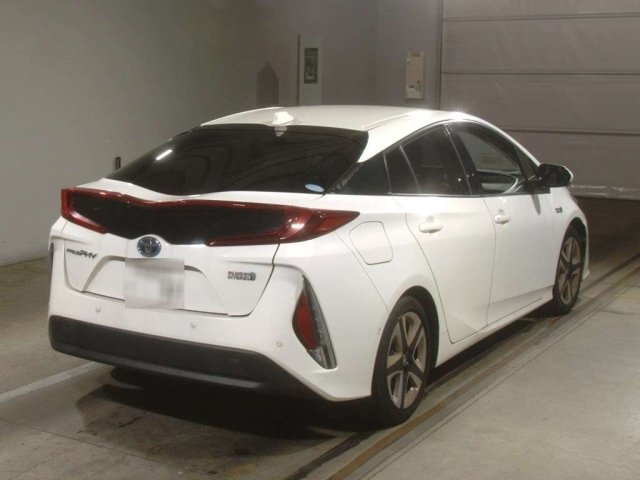 TOYOTA PRIUS PHV 2017