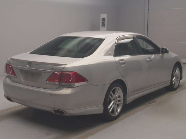 TOYOTA CROWN 2010